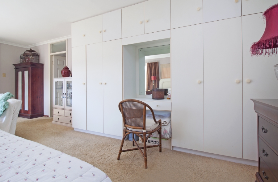 To Let 3 Bedroom Property for Rent in Glencairn Western Cape